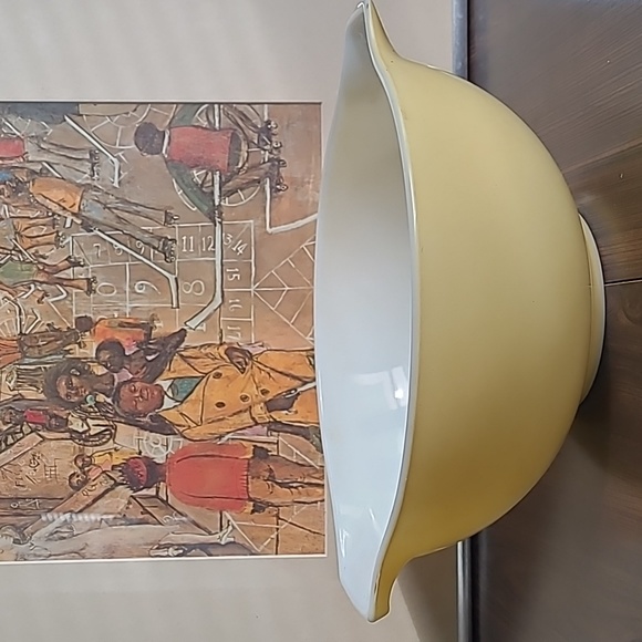 VINTAGE PYREX 443 YELLOW MIXING BOWL